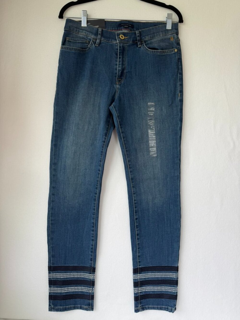 Tommy Hilfiger Greenwich Straight Jeans NWT Women’s 8 Mid Rise Rhinestone Hem